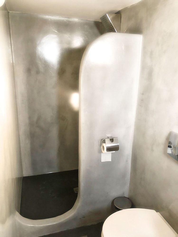 The Luna Suites Superior Villa, 2 Bedrooms, City View 18