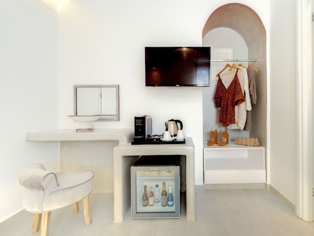 Emerald Collection Suites One Bedroom Suite 5