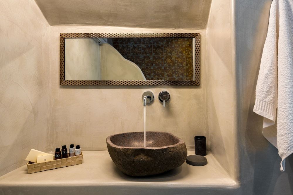 Emerald Collection Suites One Bedroom Suite 4