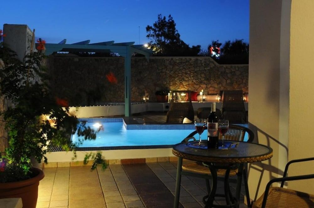 undefined Villa Rose 8
