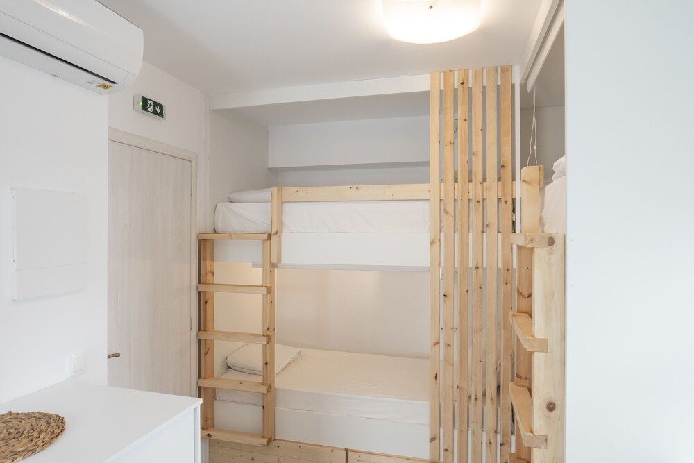 Bedspot Hostel bed(s) in 6 Bed Female Dormitory 9