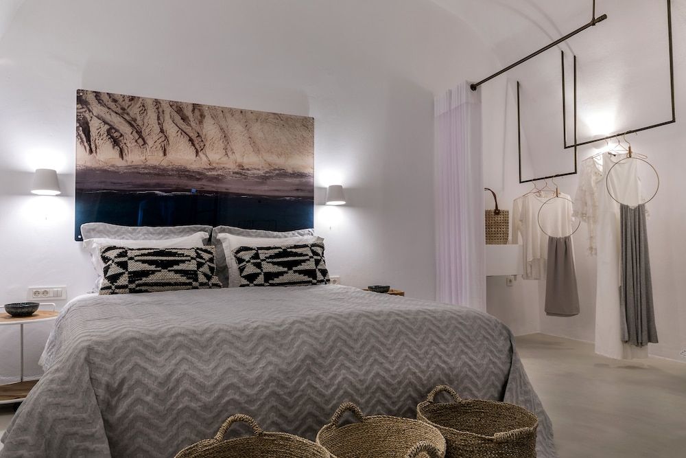 undefined 3 Caves Villa by Caldera Houses 9