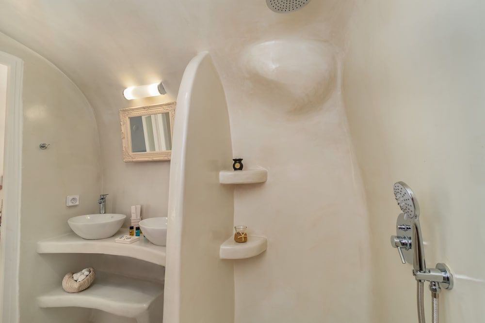 Cally Cave Houses Deluxe Suite, 2 Queen Beds 8