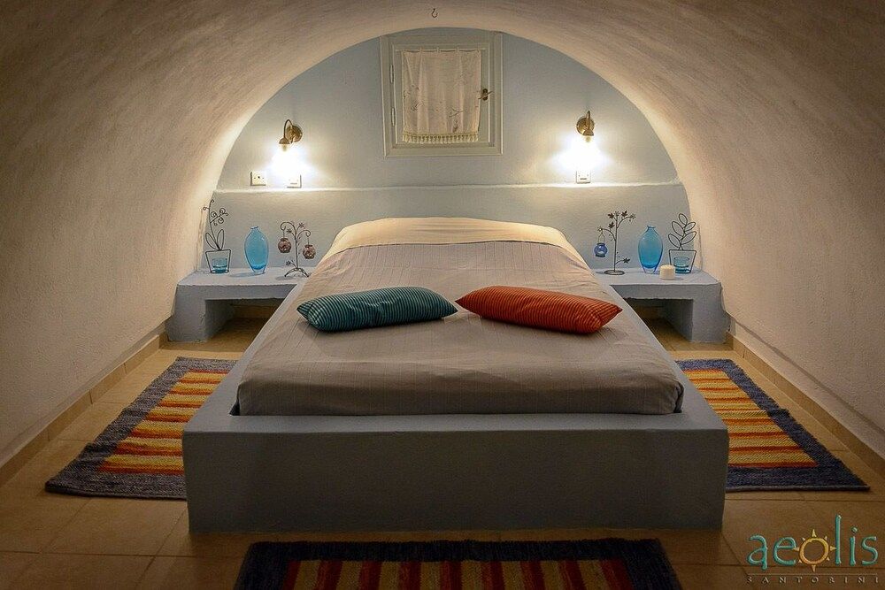 undefined Aeolis Santorini