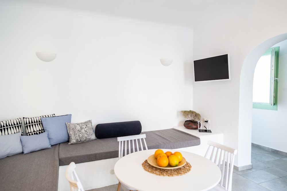 Auntie's Villas Traditional Villa, 1 Bedroom, Hot Tub, Sea View 16