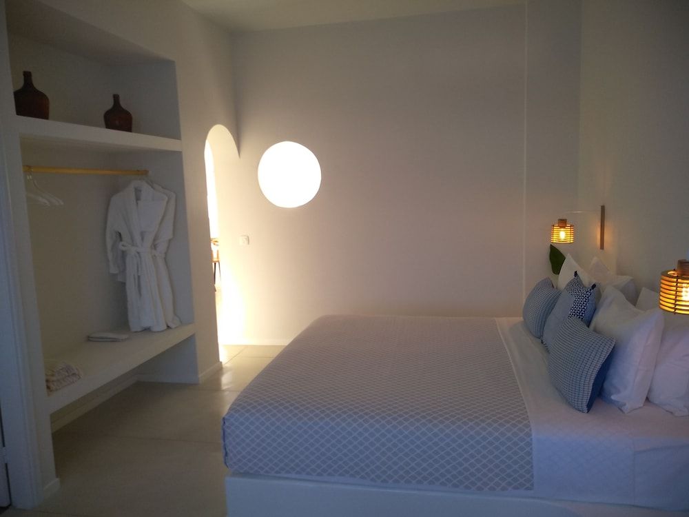 undefined Sol Mate Suites 8