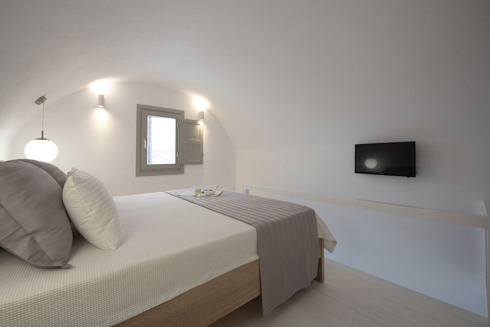 White Orchid Luxury Suites Standard Suite, Partial Sea View 7