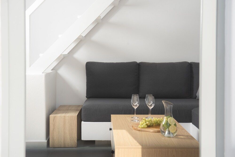 White Orchid Luxury Suites Standard Suite, Partial Sea View 21