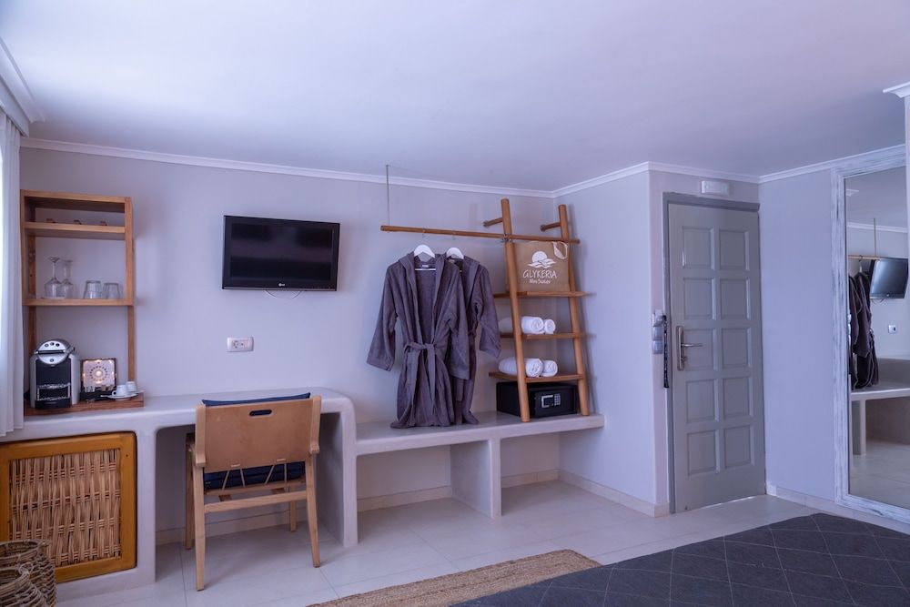 Glykeria Mini Suites Superior Suite, Balcony, Sea View 3
