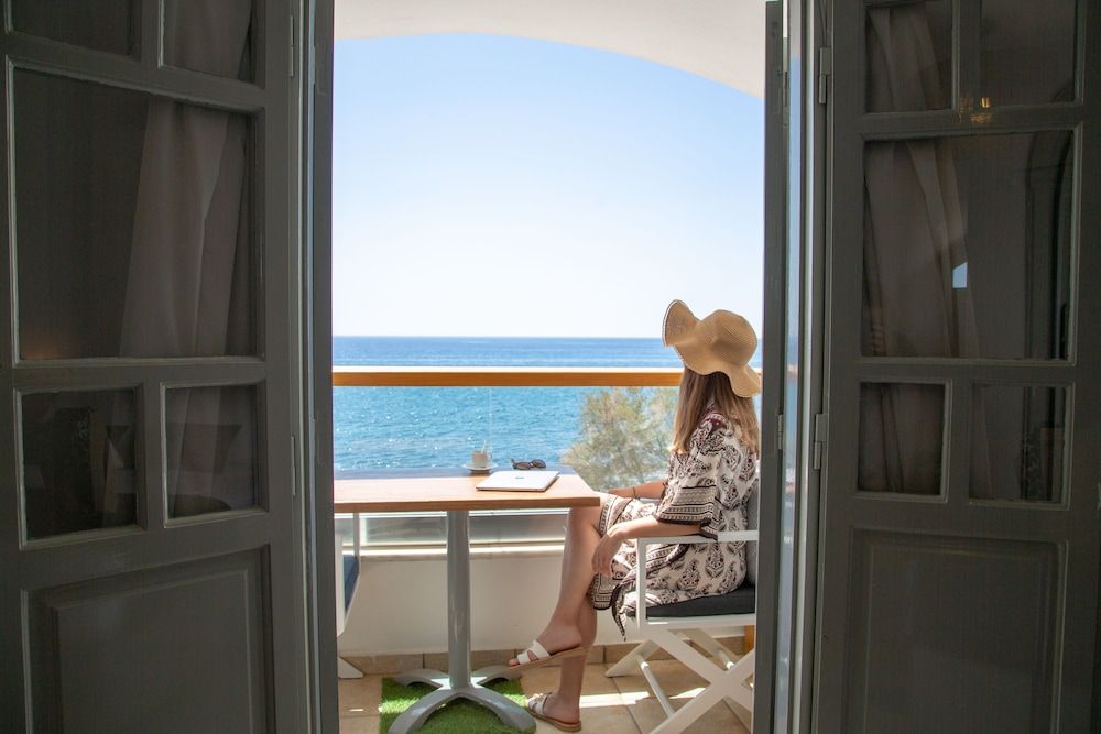 Glykeria Mini Suites Deluxe Suite, Sea View 13