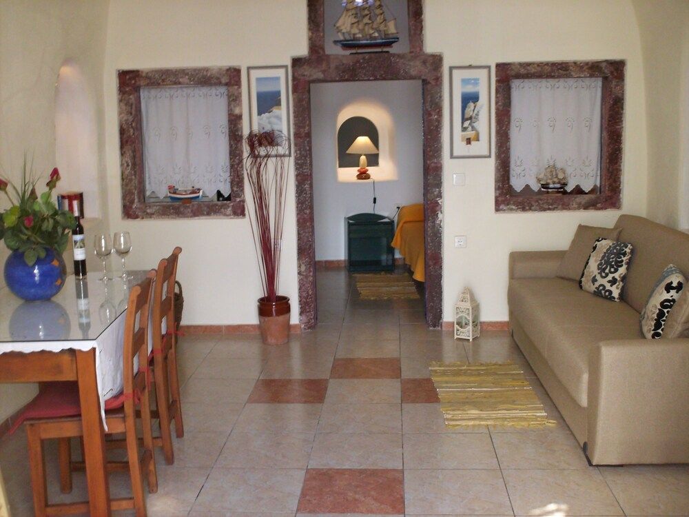 Fotinos Houses Traditional Suite 6