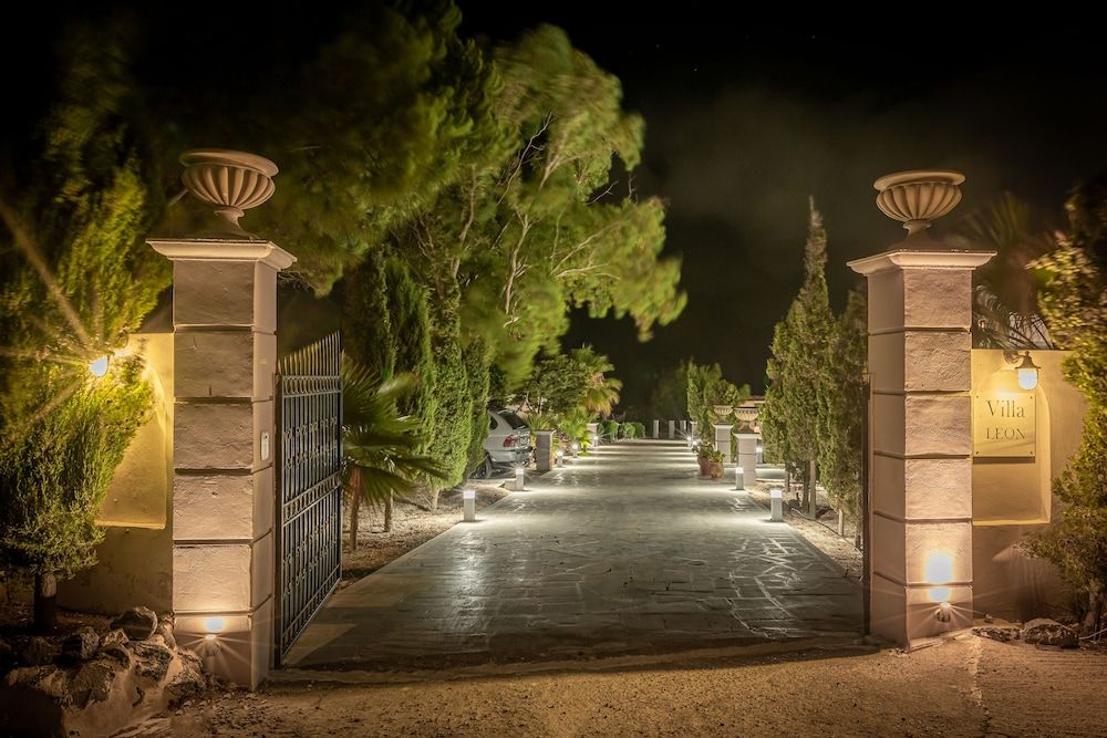 undefined Villa Leon 8