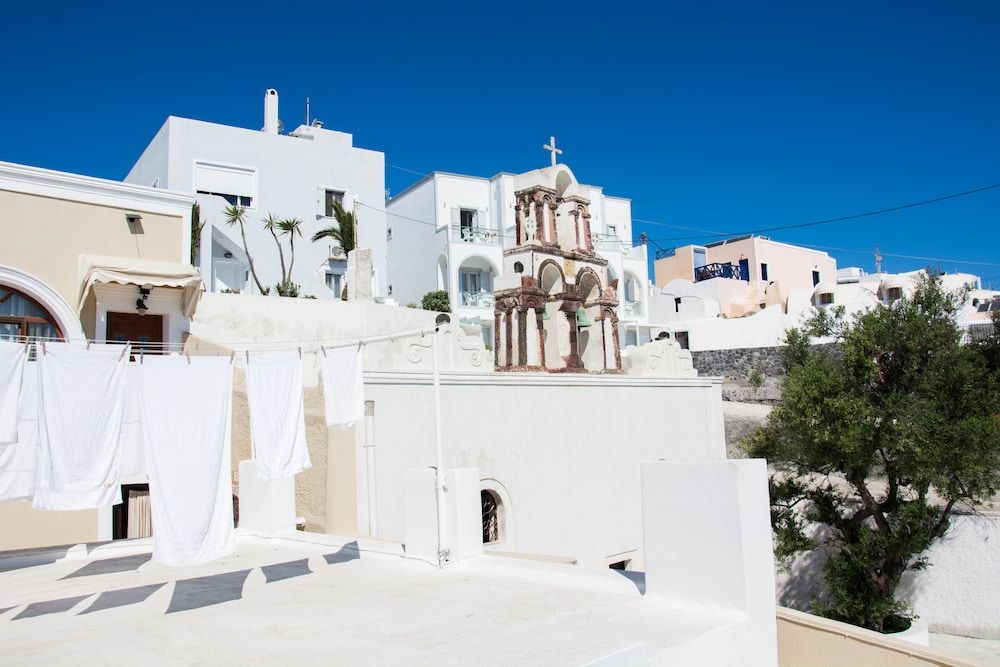 undefined Vina's Place 7