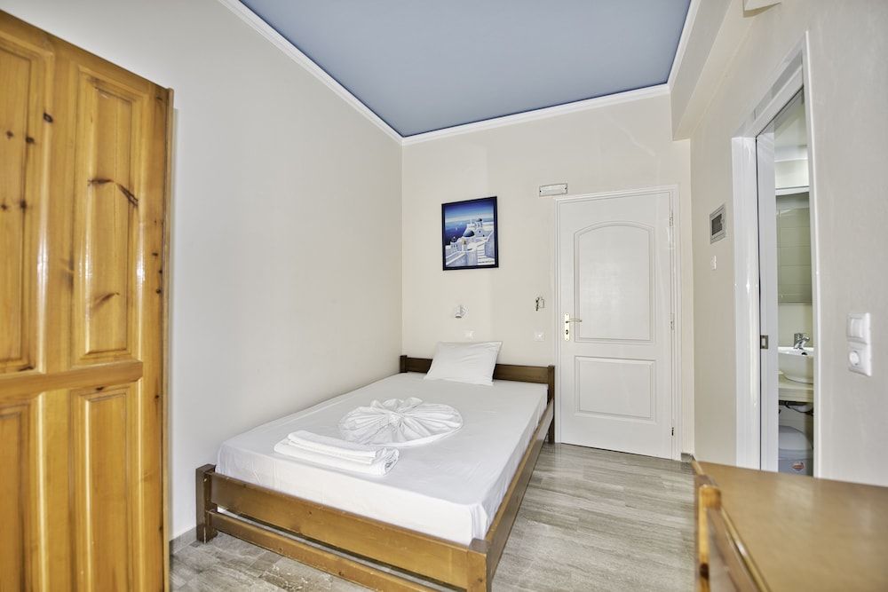 undefined Villa Nikos Karamolegkos 2