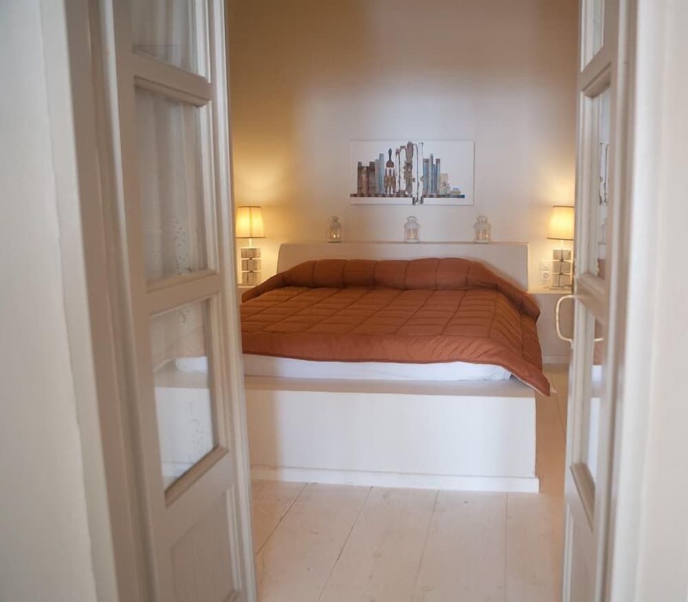 Art Villa Exogonia Santorini ArtCave Villa Exogonia, Pool and Heated Jacuzzi 5