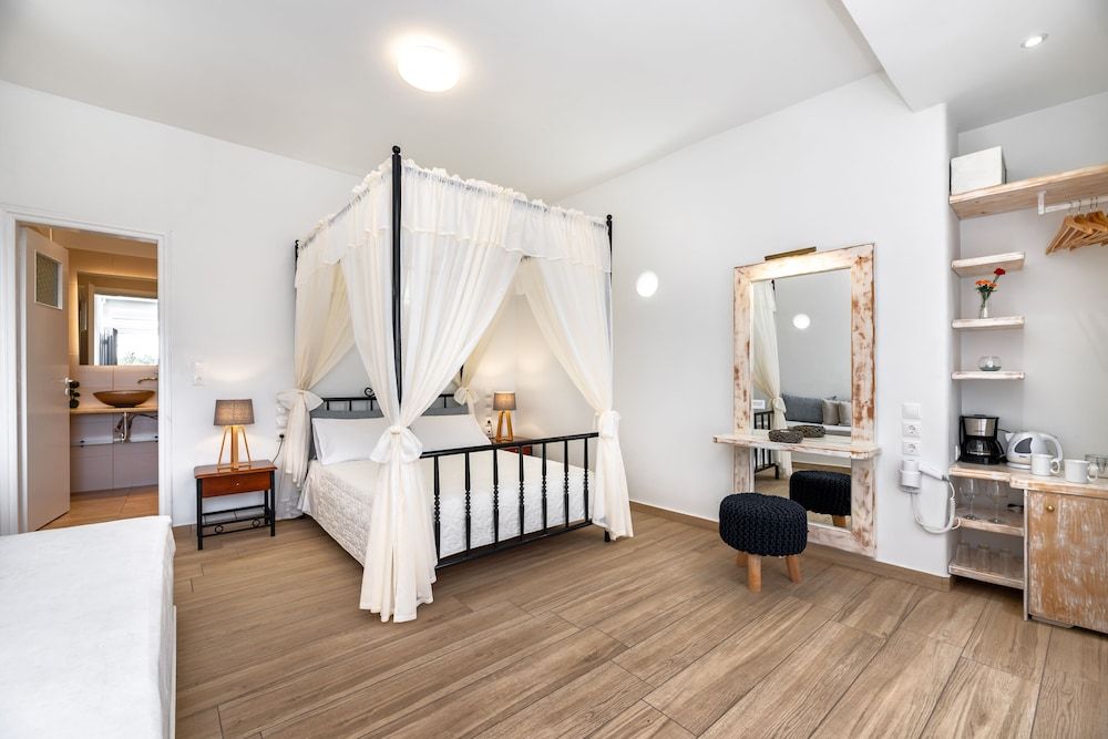 undefined Hotel Thira 2