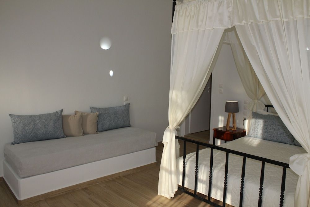 undefined Hotel Thira 10