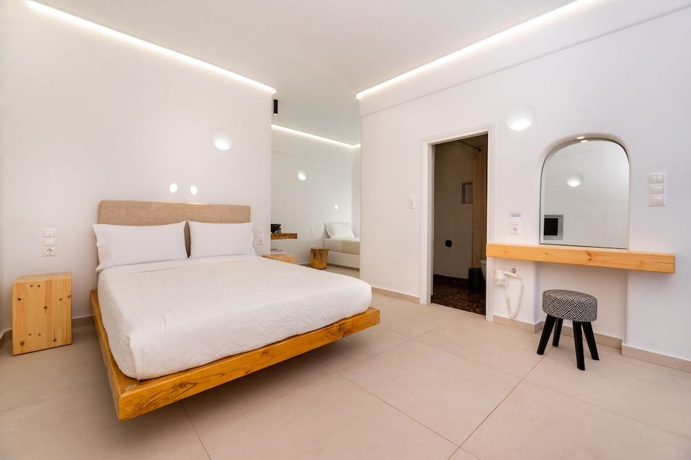 undefined Hotel Thira 4