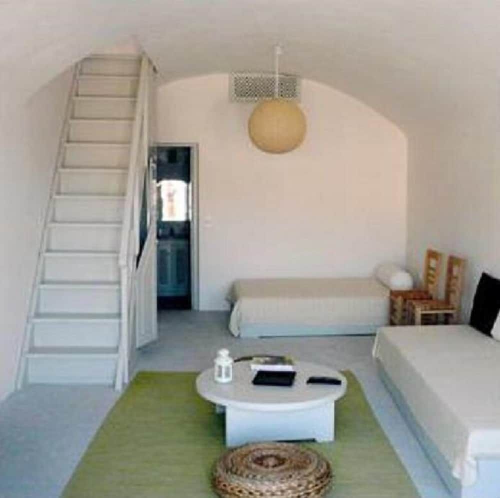 undefined Ambelia Traditional Villas 8