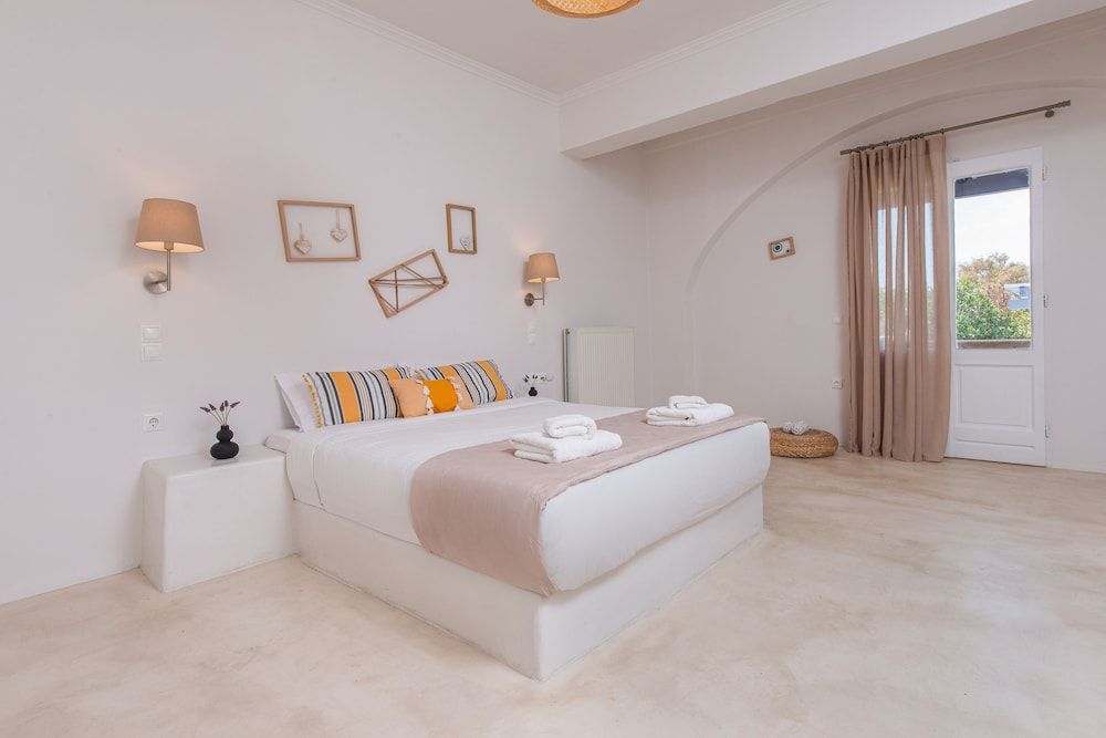 undefined Golden Sunrise Suites 4