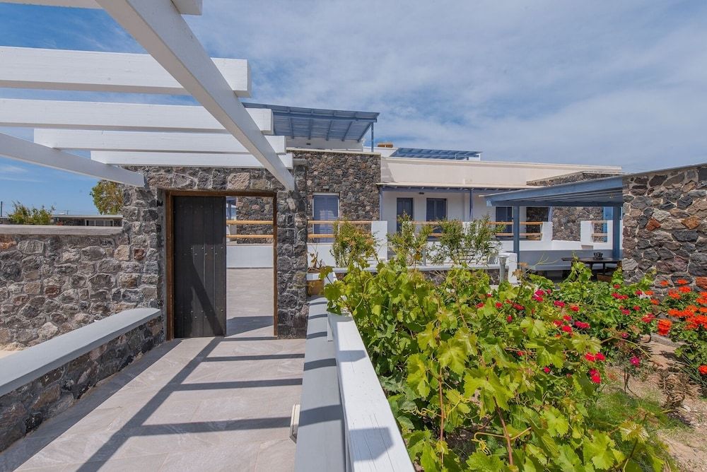 undefined Golden Sunrise Suites 6