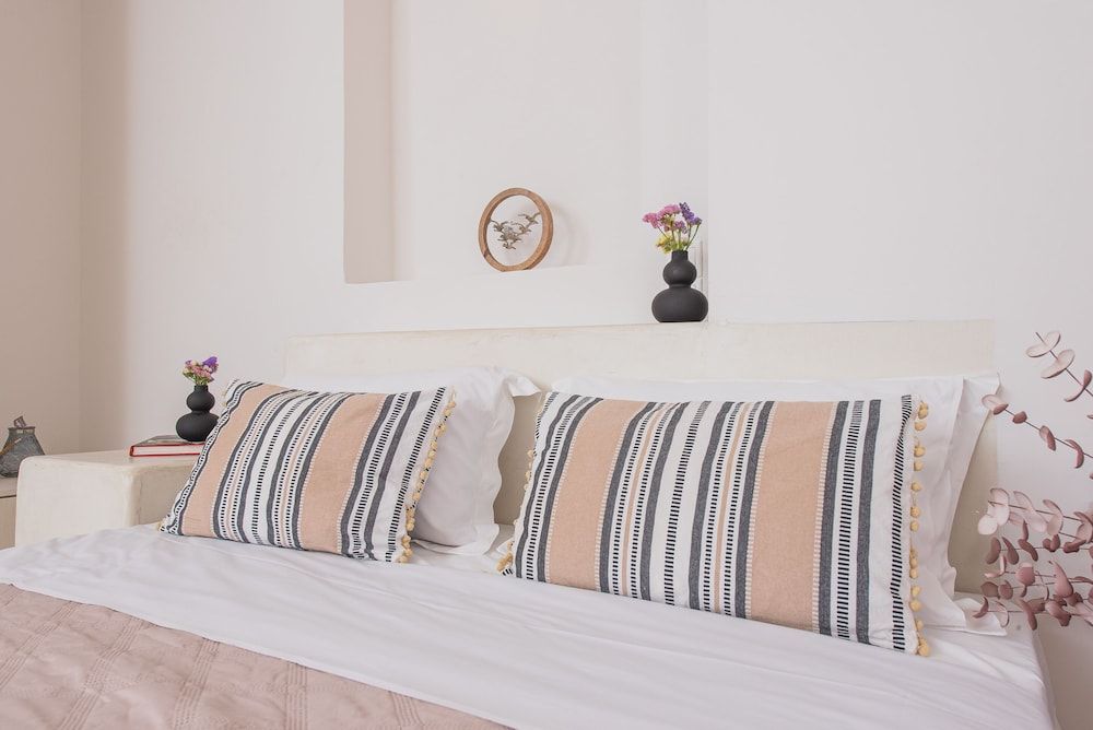 undefined Golden Sunrise Suites 3