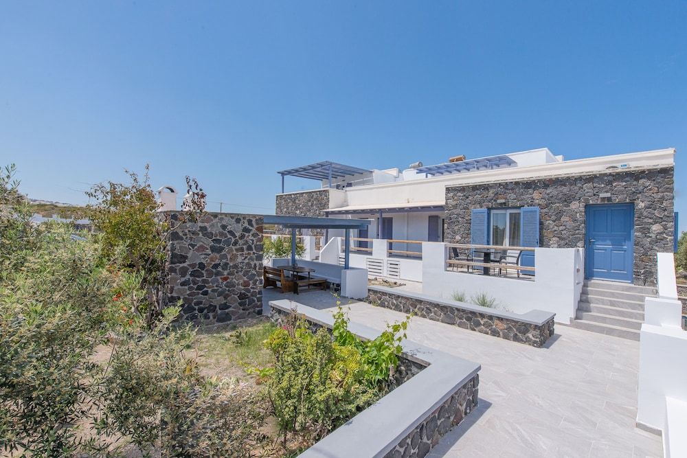 undefined Golden Sunrise Suites 9