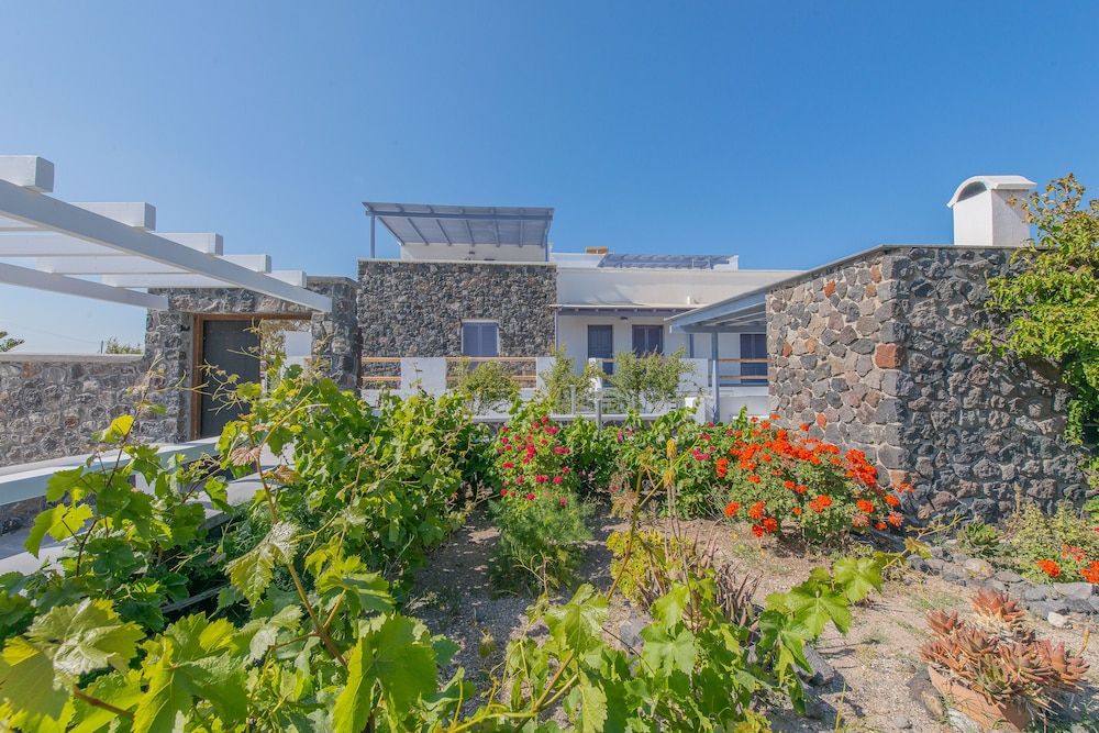 undefined Golden Sunrise Suites 10