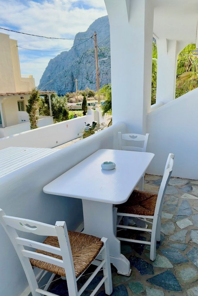 Zacharakis Studios Standard Studio, 1 Double or 2 Twin Beds, Partial Sea View 4