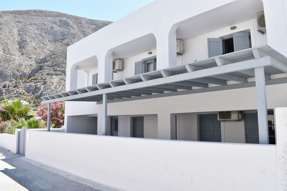 undefined Zacharakis Studios 8