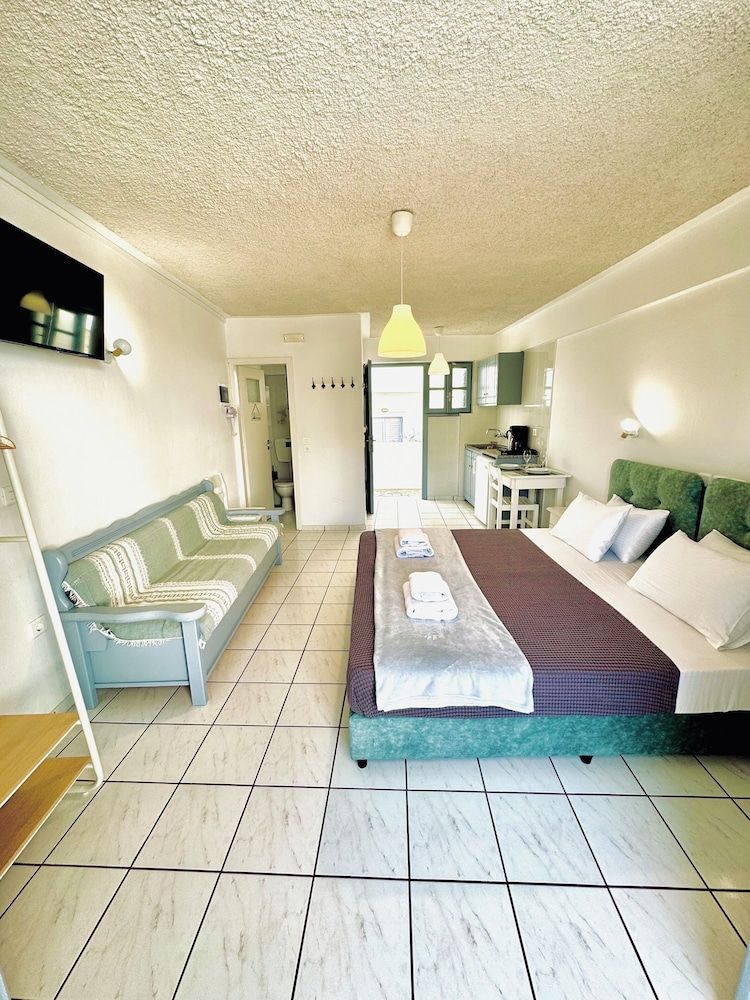 Zacharakis Studios Standard Studio, 1 Double or 2 Twin Beds, Partial Sea View