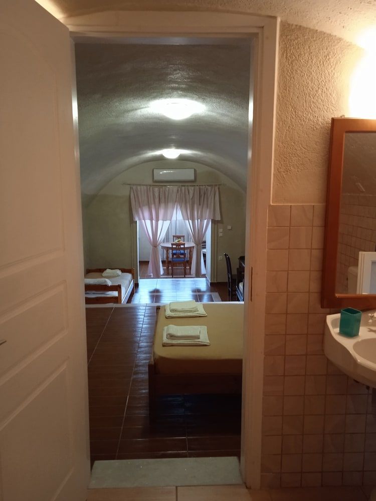 Loukas Kontos Traditional House Traditional Suite, 1 Bedroom 12