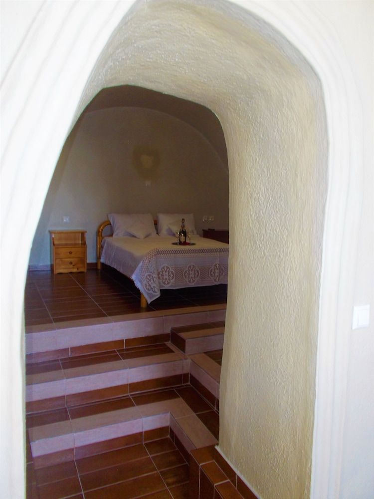 undefined Loukas Kontos Traditional House 7