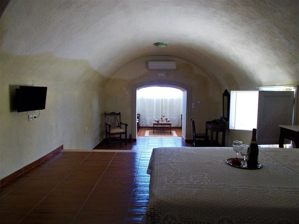 Loukas Kontos Traditional House Traditional Suite, 1 Bedroom 10