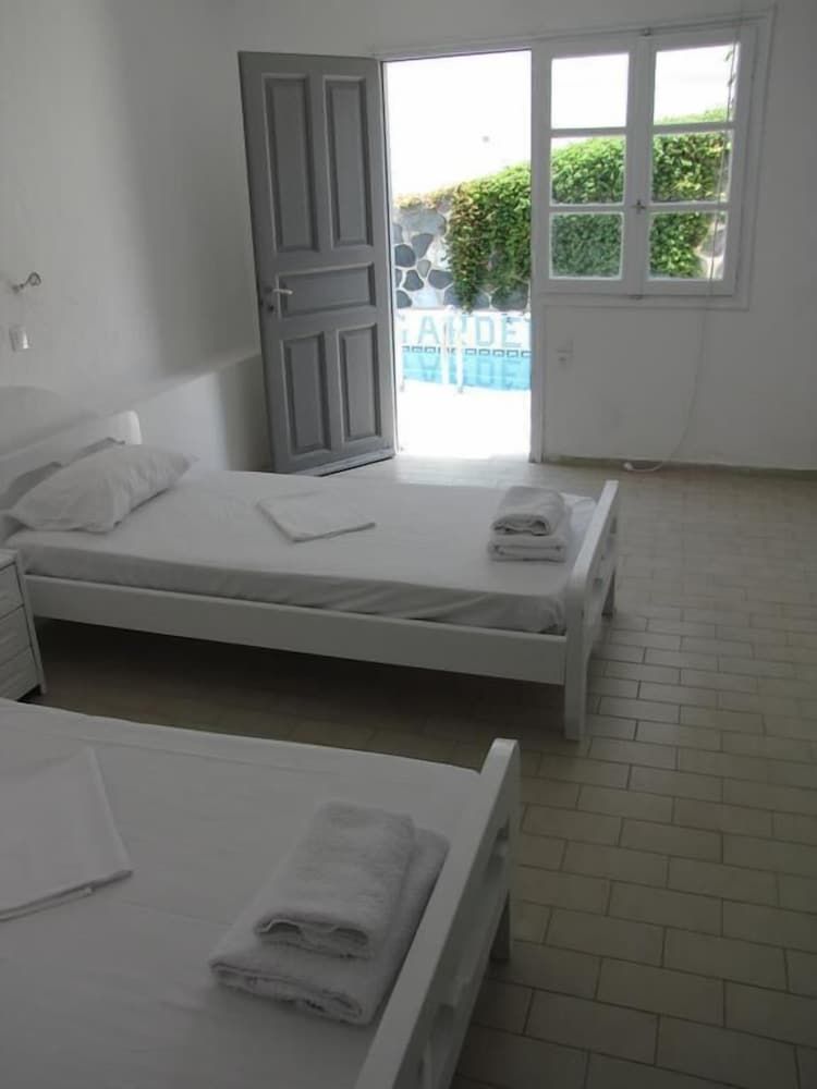 undefined Villa Garden 2