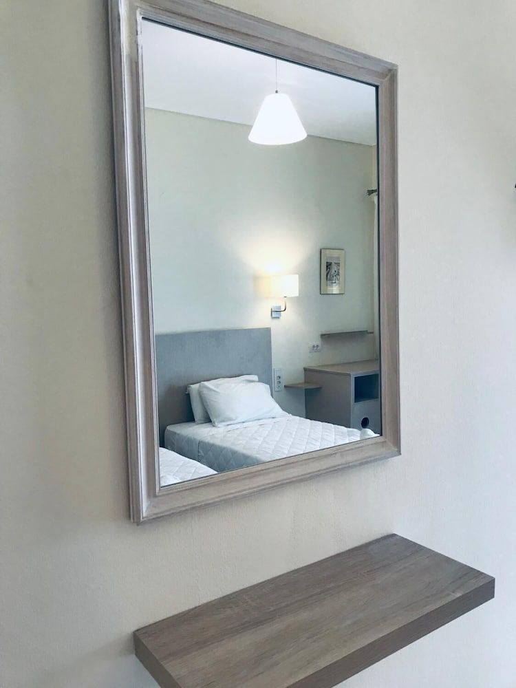 undefined Fira home 4 8