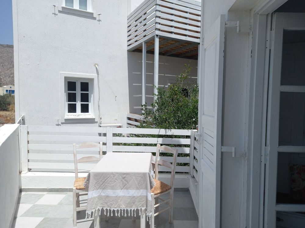 undefined Three Harites 4