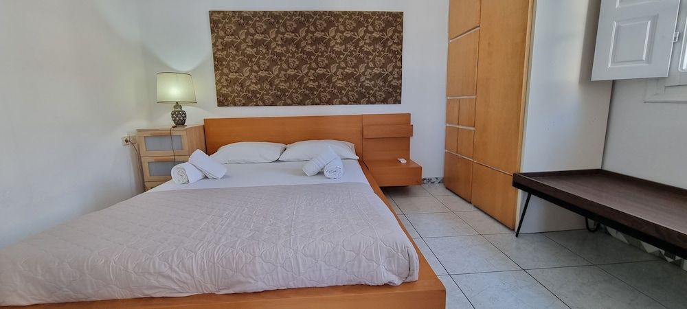 undefined Three Harites 3