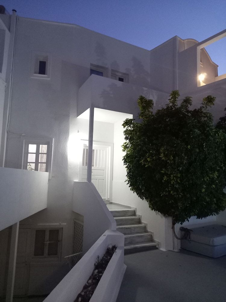 undefined Three Harites 6