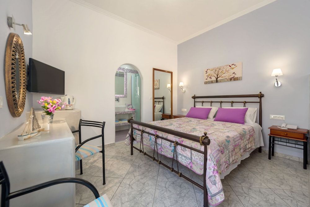 undefined Akis Hotel 4