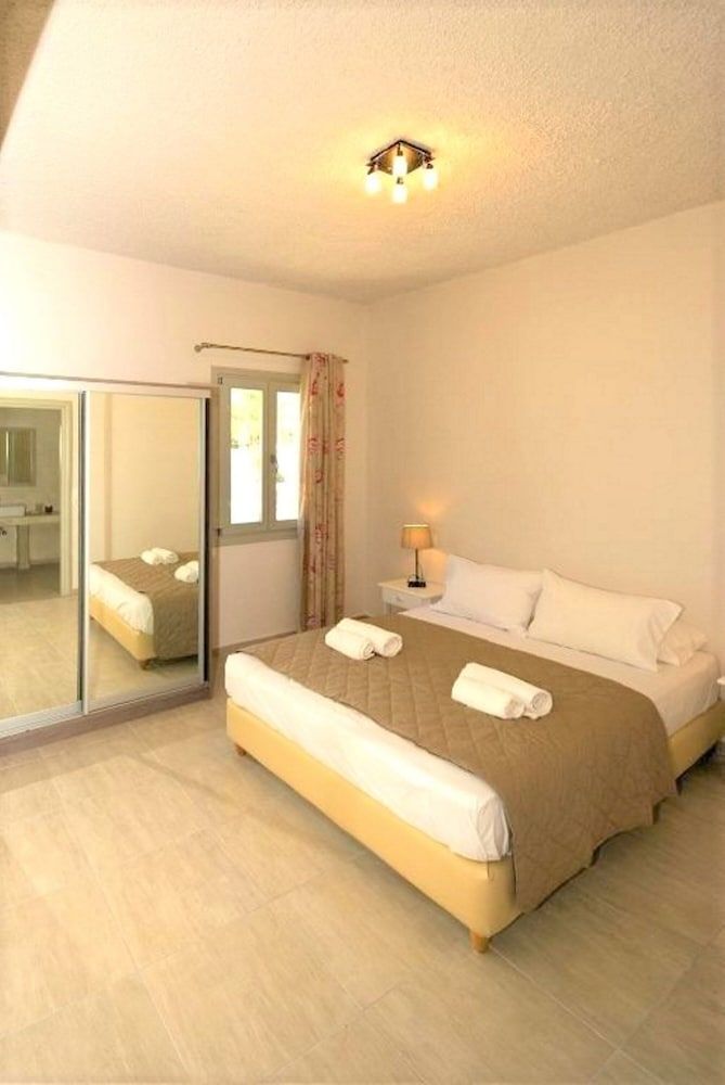 undefined Alafouzos Studios