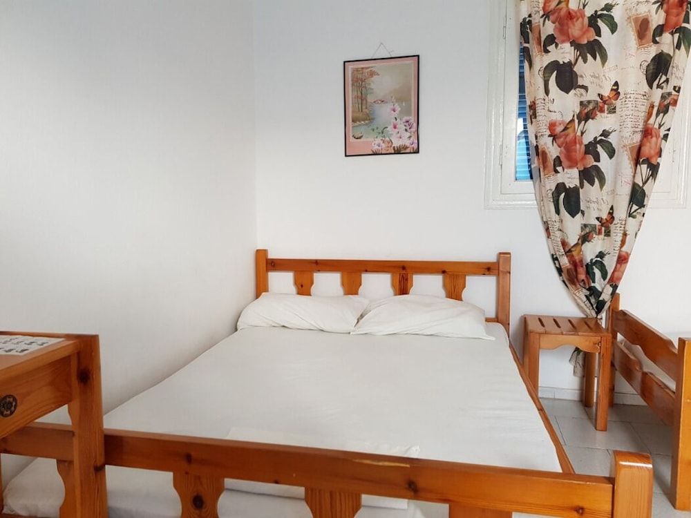 undefined MM Studios Perissa 2