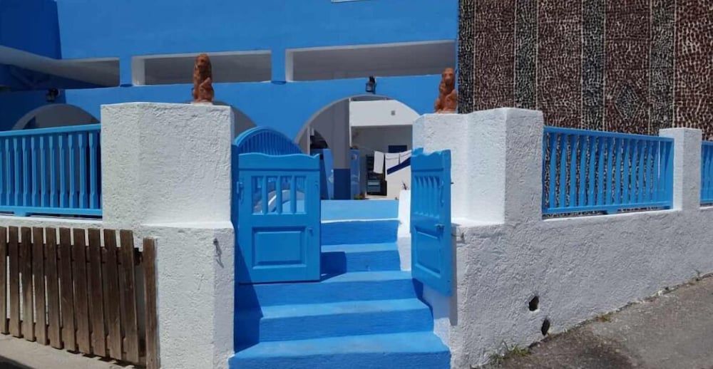 undefined MM Studios Perissa 3