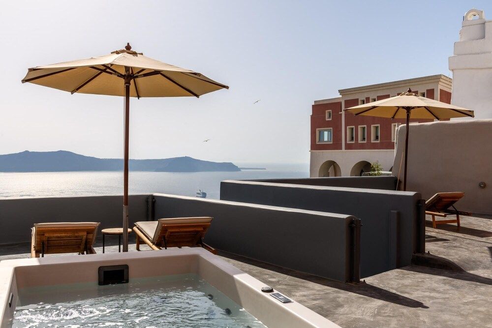 undefined Villa Dusk in Fira Santorini 4
