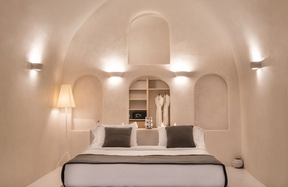 undefined Villa Dusk in Fira Santorini 5