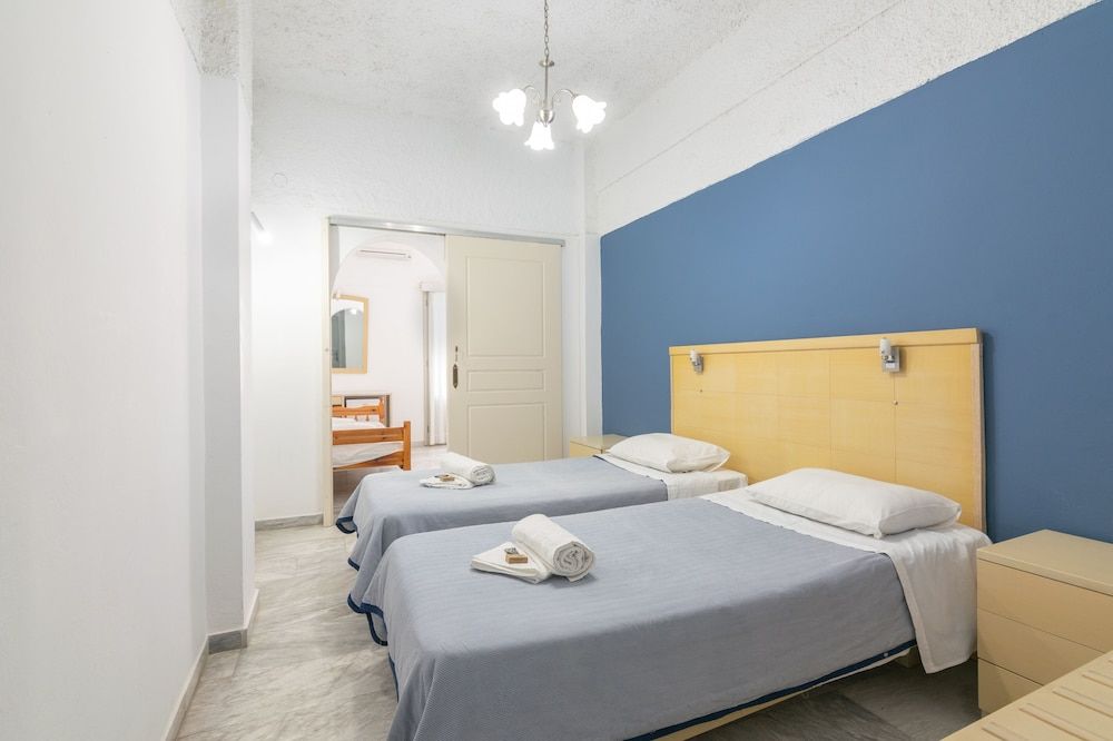 undefined Carlos Pension 10