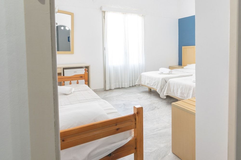 undefined Carlos Pension 9