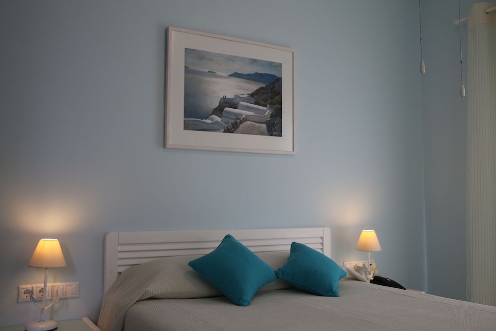 Spiros & Hiroko Hotel - Adults Only Standard Room (Adults Only) 8