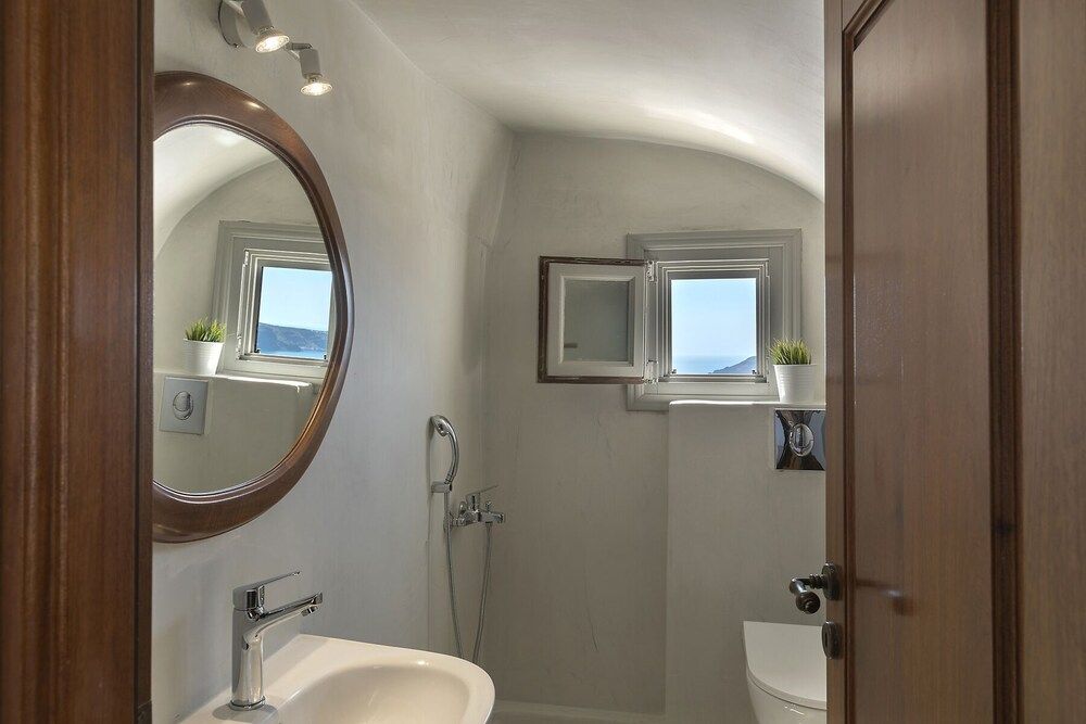 180 Caldera by Stylish Stays Villa, Hot Tub, Sea View 13