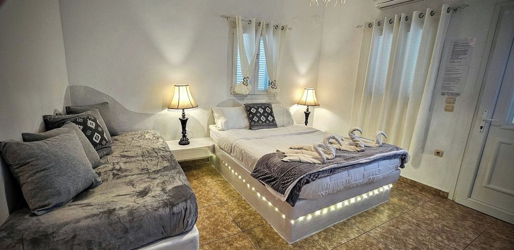 undefined Room in Studio - Pleasure Studios1 Person 3 9